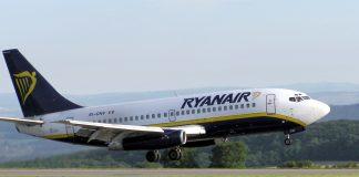 Пътници на полета на Ryanair, при който едва не загина мъж, готвят иск за десетки милиони евро! Ryanair b737 200 ei cnv bristol arp1