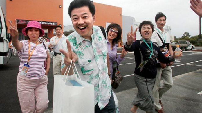 item chinesetourists1