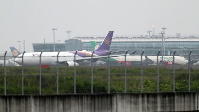 Two airplanes came into contact at Tokyo's Haneda airport