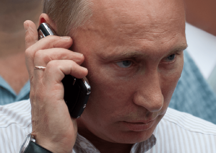 putin telefon[1]