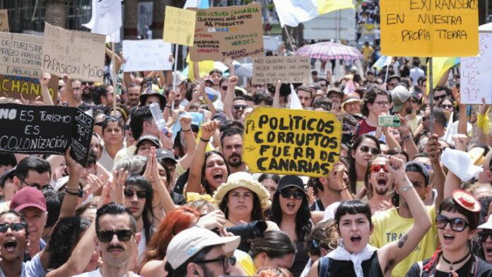 Protest against the Canary Islands' tourism model