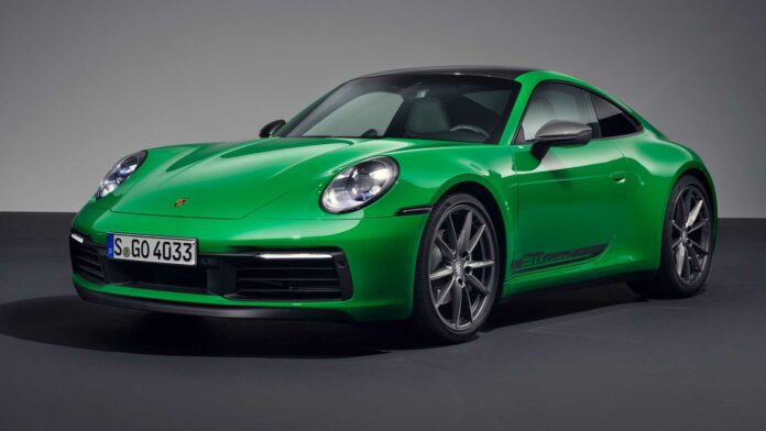 2023 porsche 911 carrera t in python green[1]