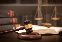 Тунизийски съд осъди на смърт мъж заради коментари във Facebook! Judge gavel and scale in court Legal concept