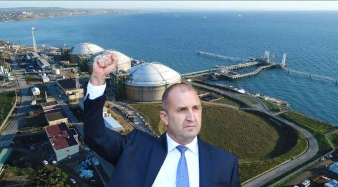 „Спасителят“, не може да ни спаси от батака в, който сам ни вкара! И се снишава и се крие! rundyo kaval