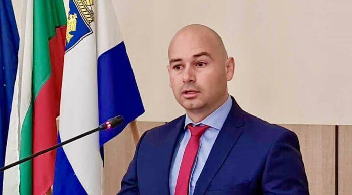 Някои съветници дават отчет на гражданите как и защо са гласували! А другите кога, ще си размърдат кайсиите?!? ivanov savetnik